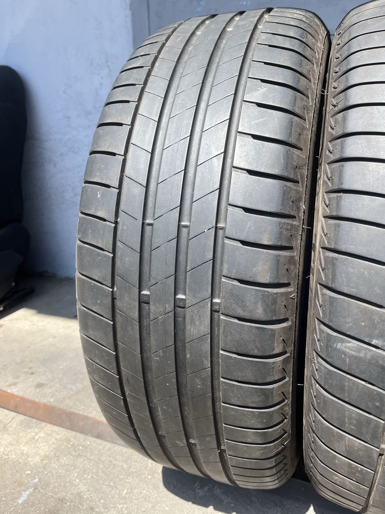 2 бр. летни гуми 225/55/18 Bridgestone AO DOT 0522 5 mm