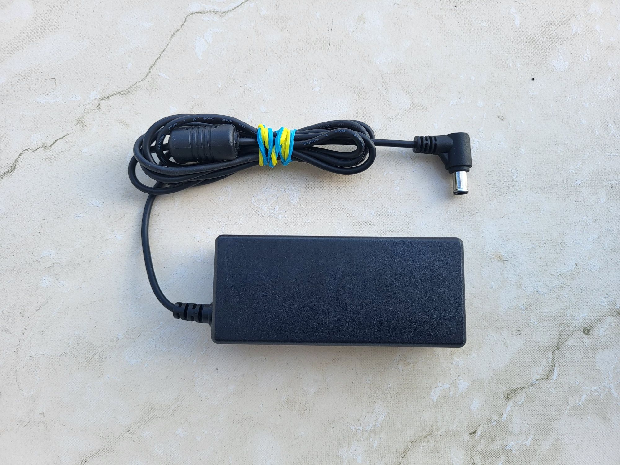 Alimentator LG 19V 2,1A model LCAP25B mufa cu pin