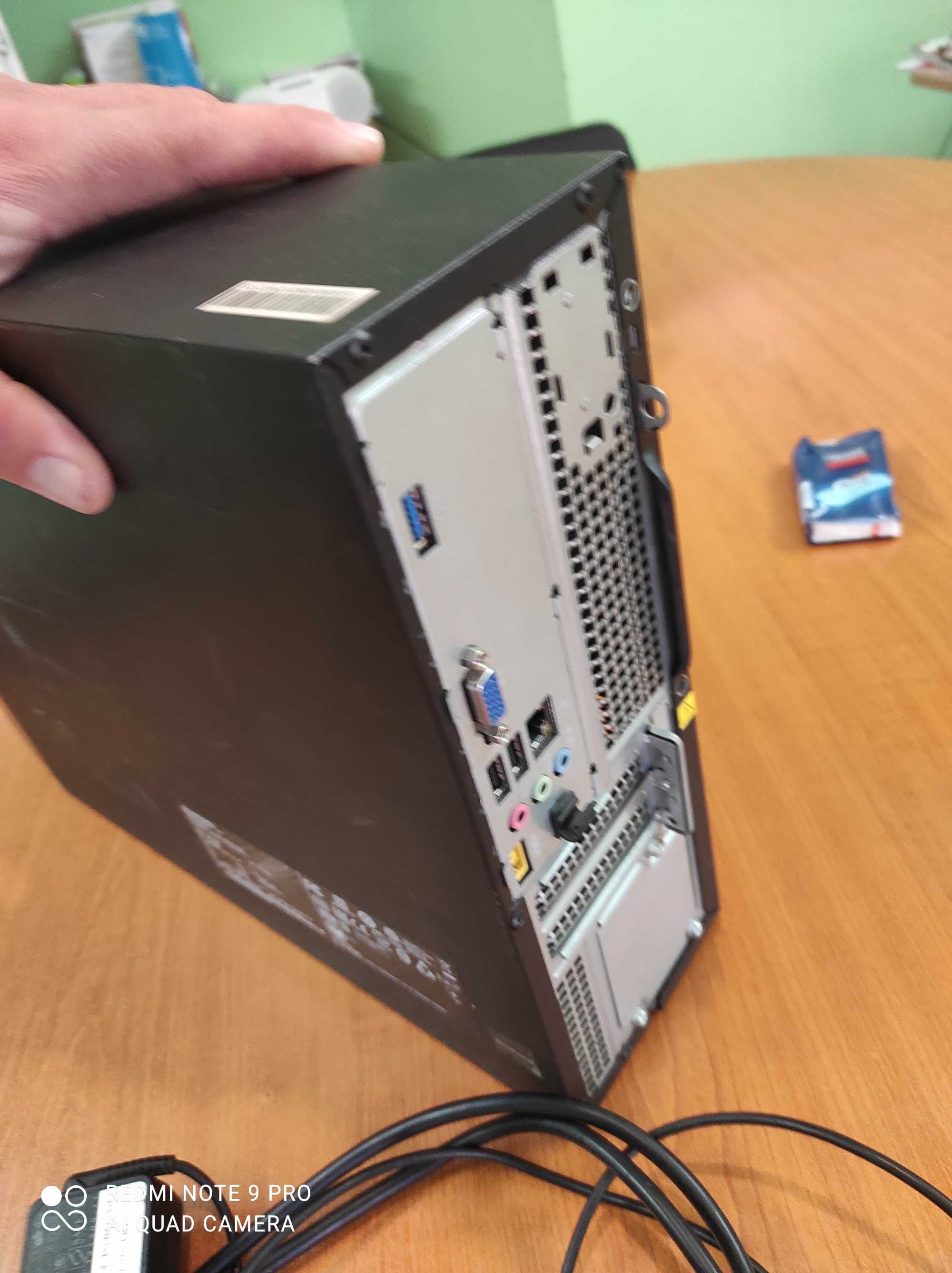 Компютър LENOVO 90C2