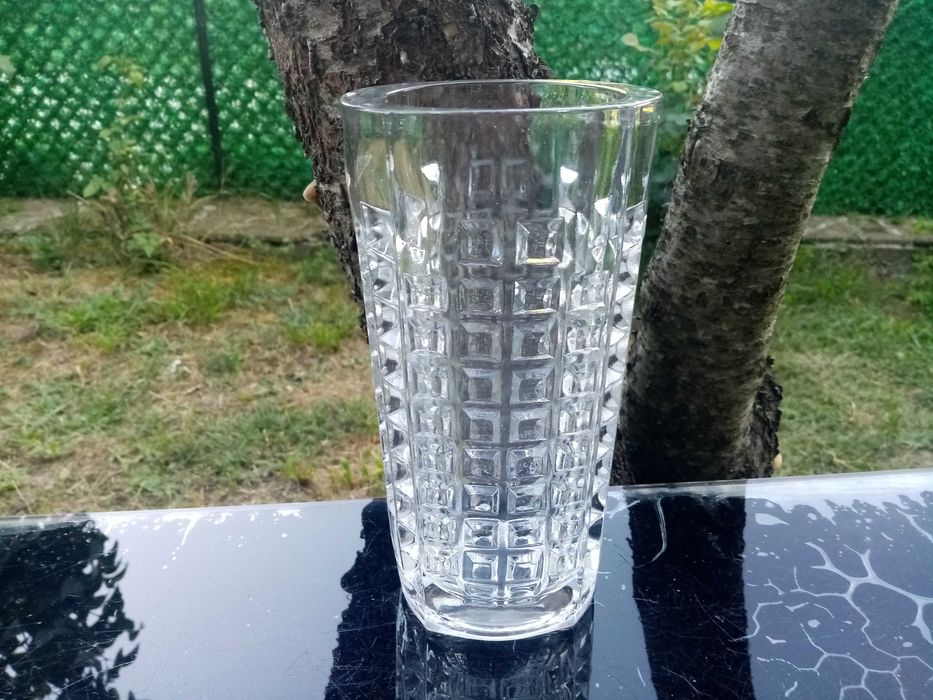 Масивна кристална ваза