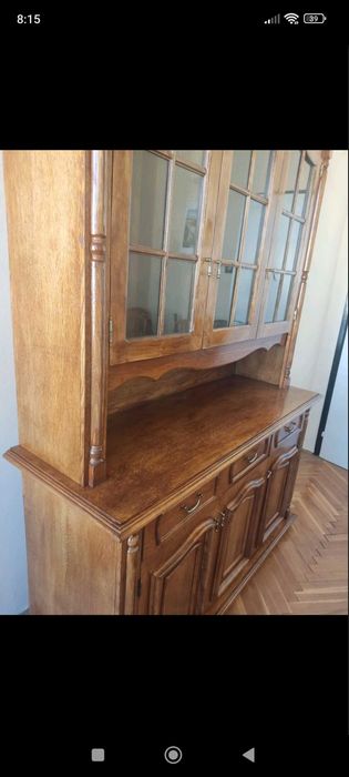 Старинен дъбов шкаф за трапезария