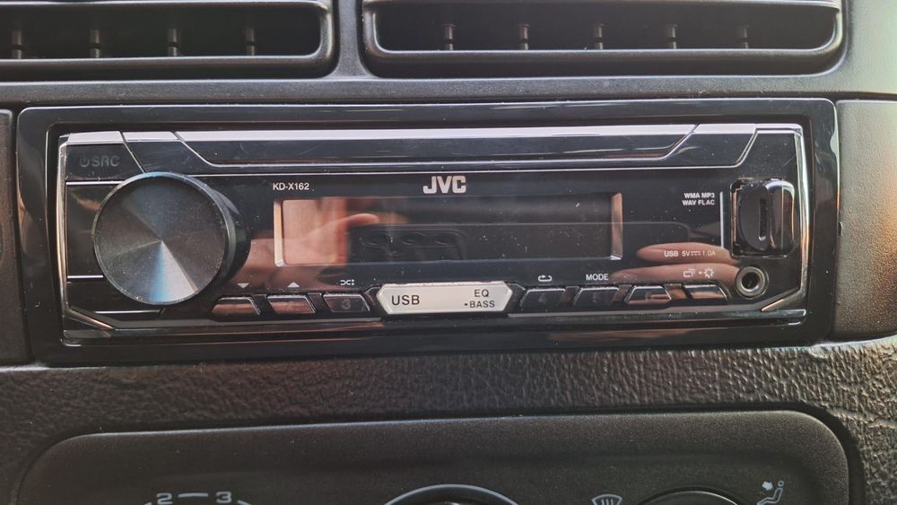 CD player JVC KD-X162