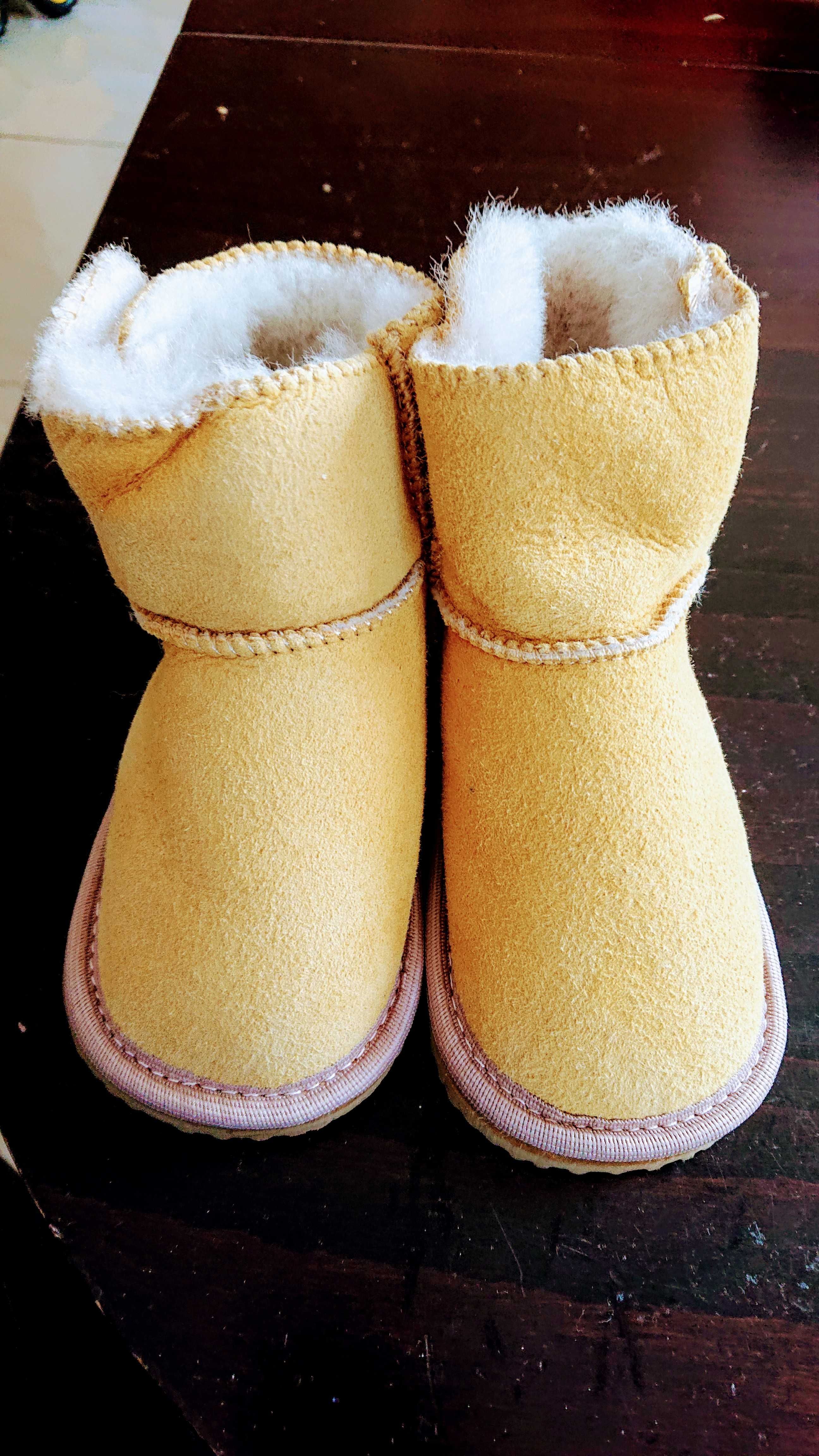 Бебешки обувки овча кожа тип Ugg
