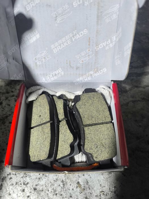 Продам тормозные колодки на Чанган ЦС35+