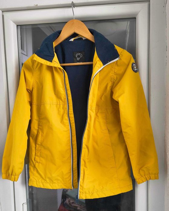 Яке и елек за момче размер 134-140 см.