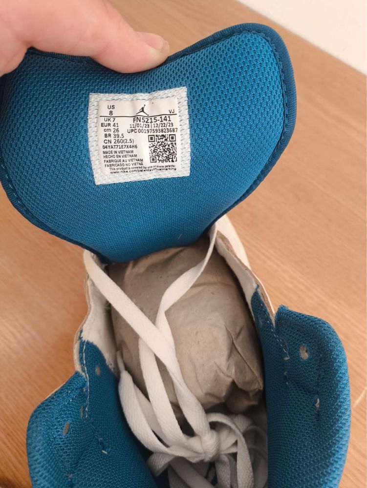 Jordan 1 mid se 41