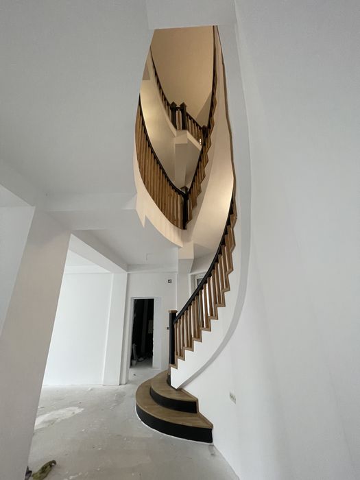 Scări si elemente din lemn masiv la comanda, reconditionari