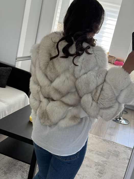 Vand blana naturala de vulpe în V