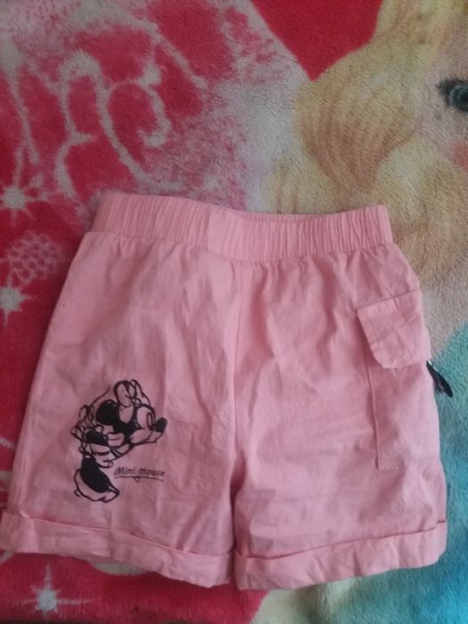 Шорты отдам за две  тысячи пятьсот детские новые 3-4 года