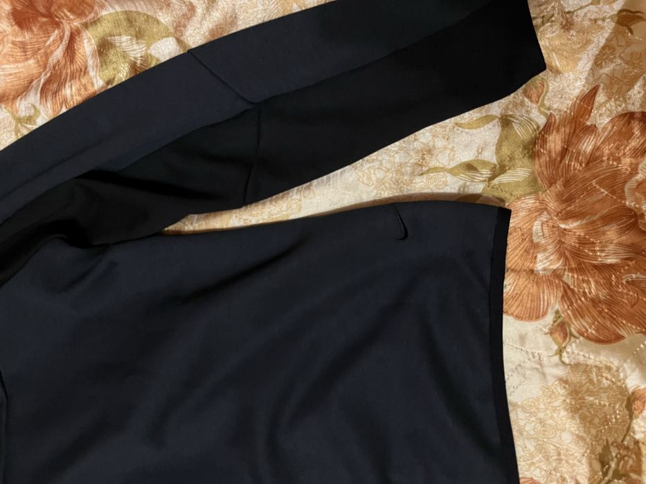 Продавам чисто нов Nike Tech fleece