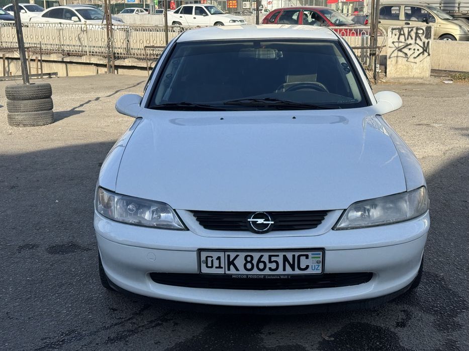 Opel vectra B sotiladi. Sosoyanee ortacha, signalizaciyasi bor.