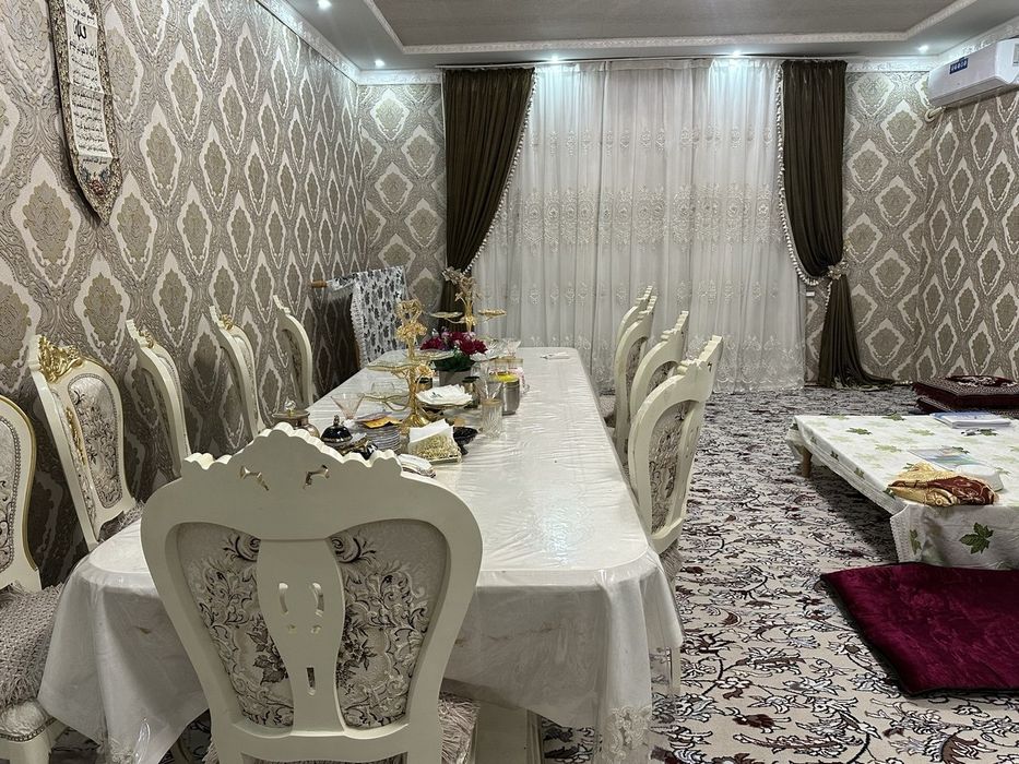 Стол и стулья два пинала и тримо