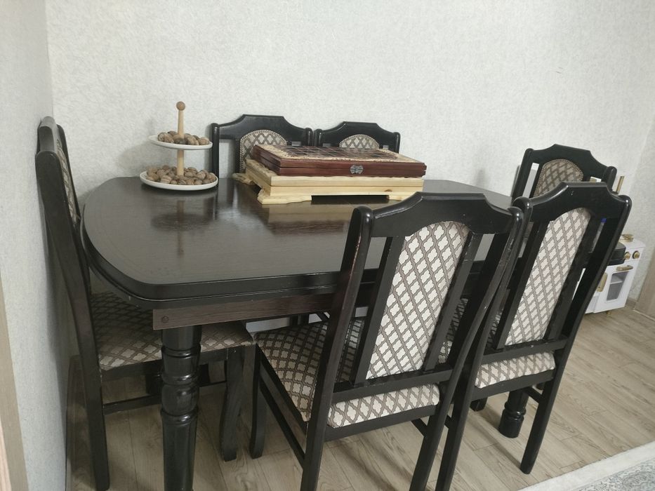 Продам стол в комплекте
1 м 60