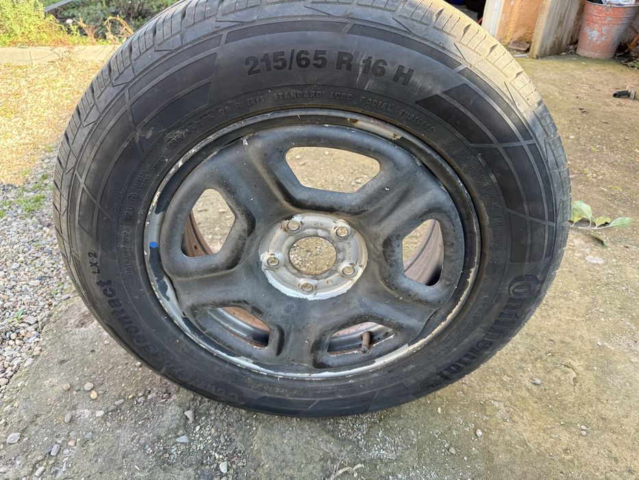 Vand set anvelope+ jante Dacia Duster 215/65/16