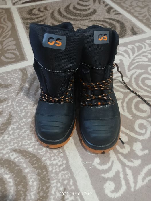 Продам ботинки осенний