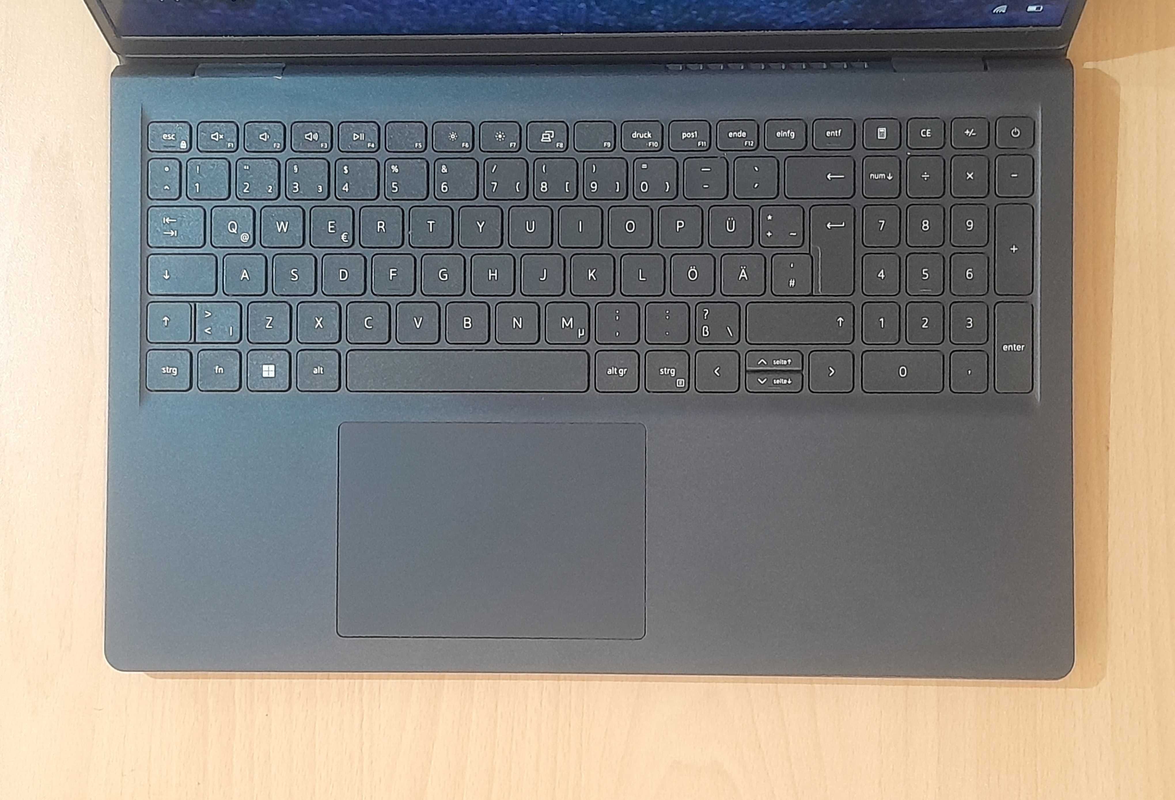 Лаптоп DELL Inspiron 15 3511 / I5-1135G7 / 240Gb NVME / 8Gb DDR4
