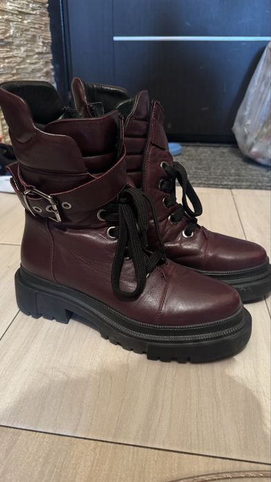 Продам зимние ботинки