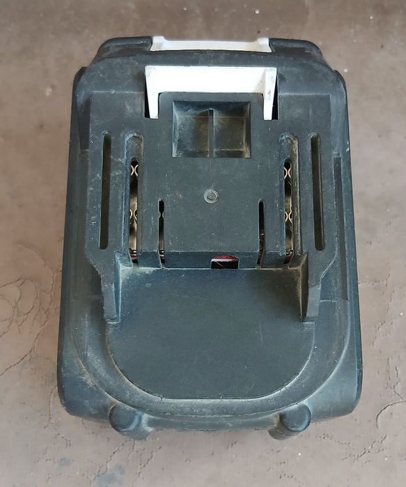 Продавам Батерия DeWALT  36V 8.0AH