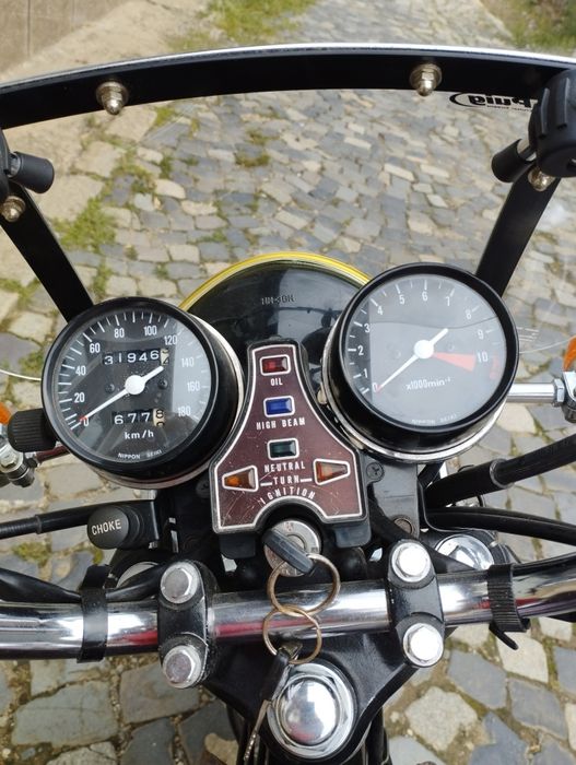 Vând motocicleta Honda cm 400t