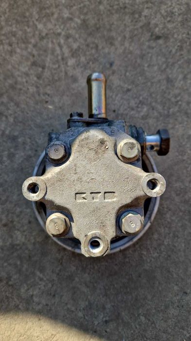 Pompa servodirectie Audi A4 B7 cod 06B 145 255