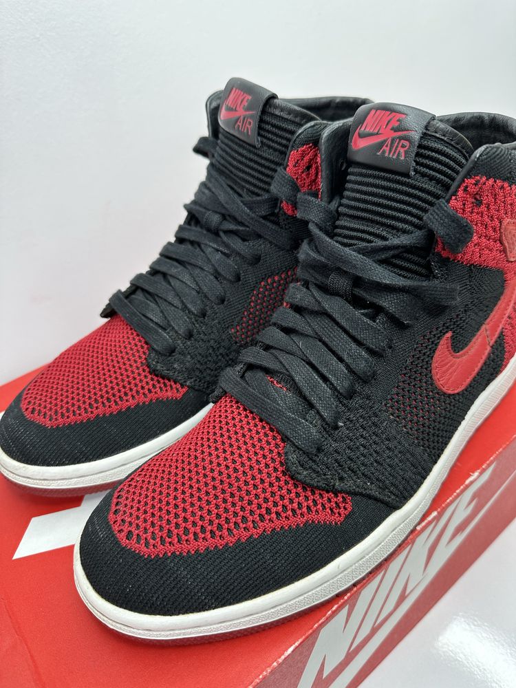 Air Jordan 1 Retro HI Flyknit (41) Маратонки