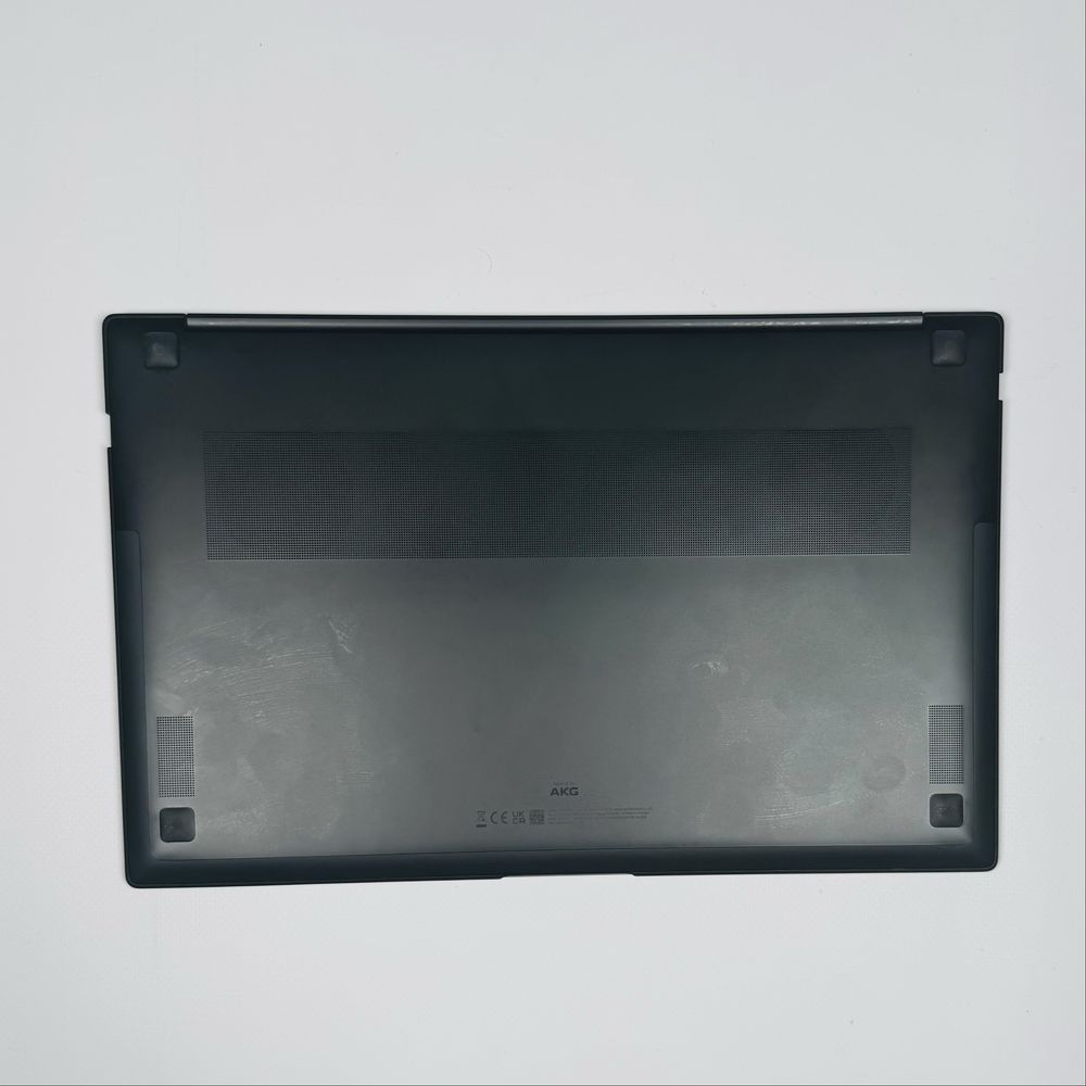 Samsung Galaxy Book 2 Pro 5G/15,6” AMOLED/i5-1240p/8GB LPDDR5/Iris Xe
