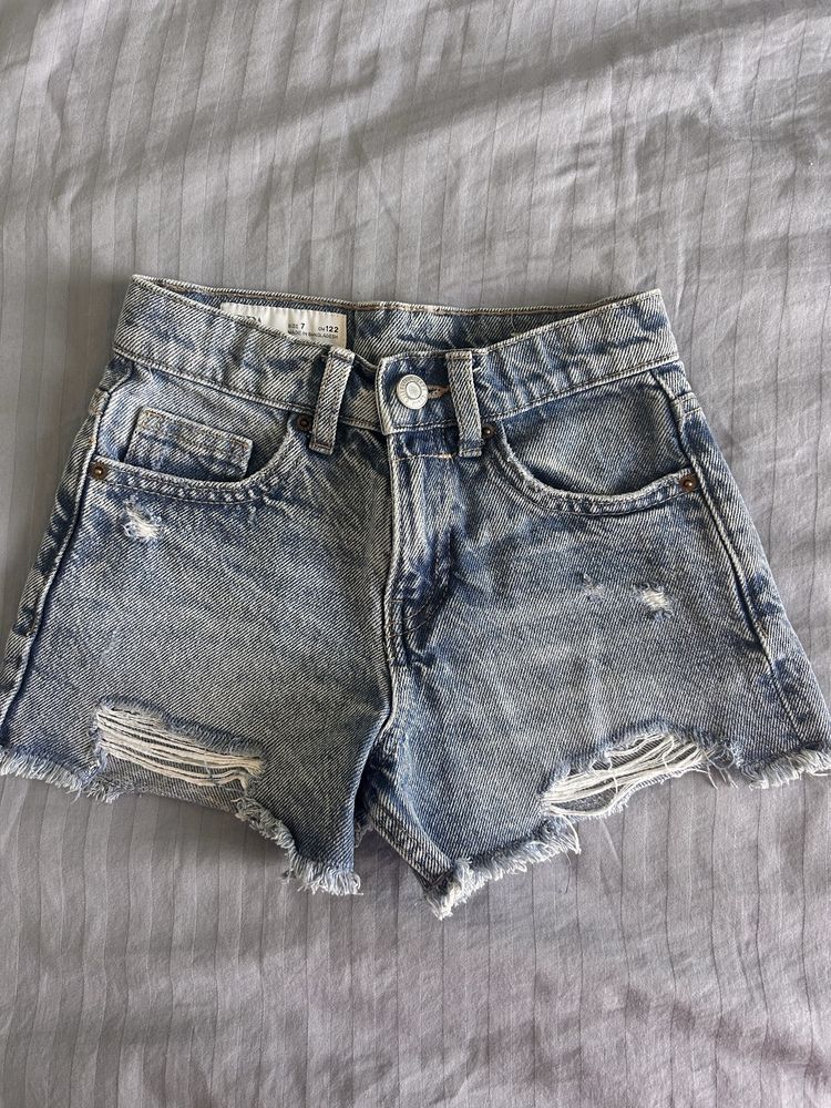 Pantaloni scurti blug Zara 7 ani