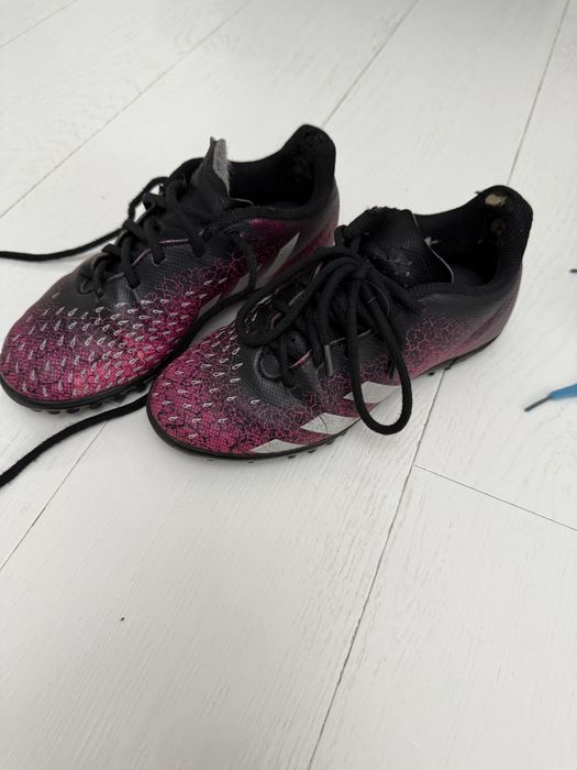 Adidasi fotbal teren sintetic mar 32-33