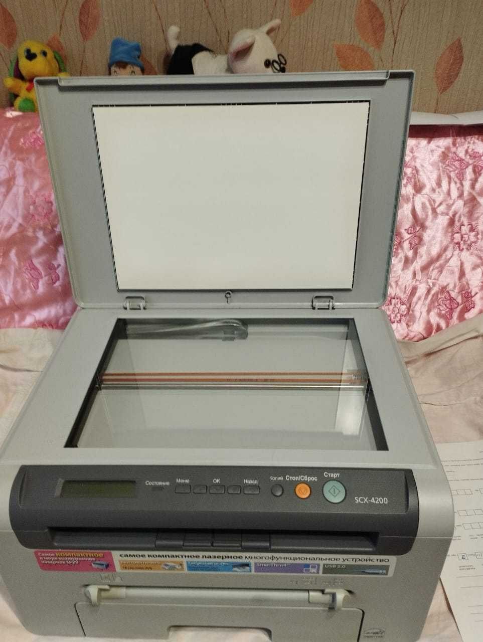 МФУ Samsung SCX-4200 (Принтер, сканер, копировальное устройство)