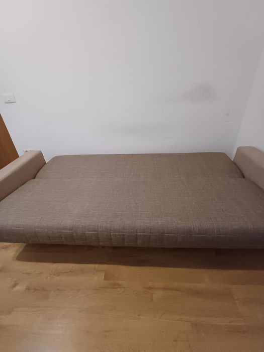 Vând canapea extensibilă