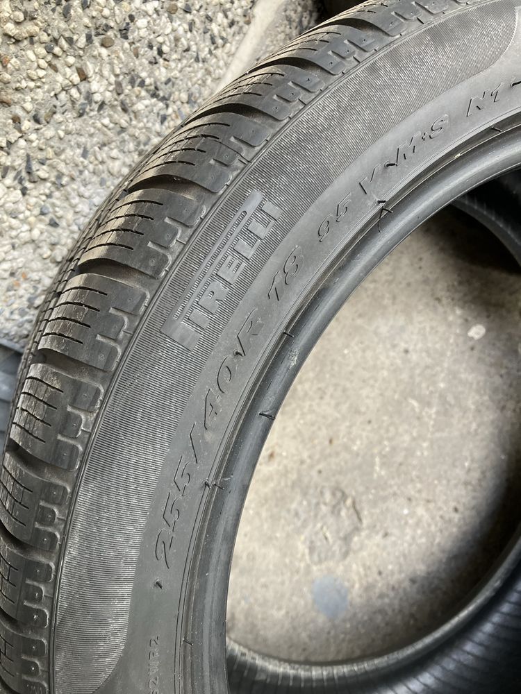 Зимни гуми 255/35 r18 Pirelli