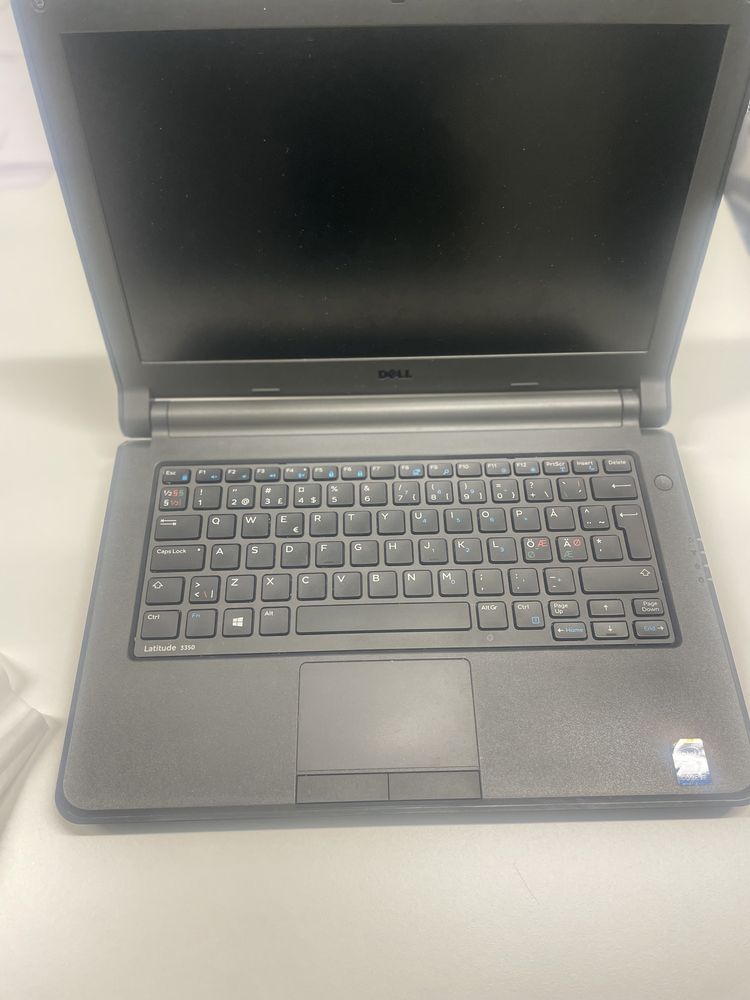 Лаптоп Dell Latitude 3350