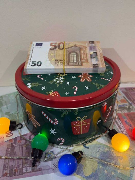 Сувенирни пари по 10,20, 50,100,500 евро коледна украса + подарък