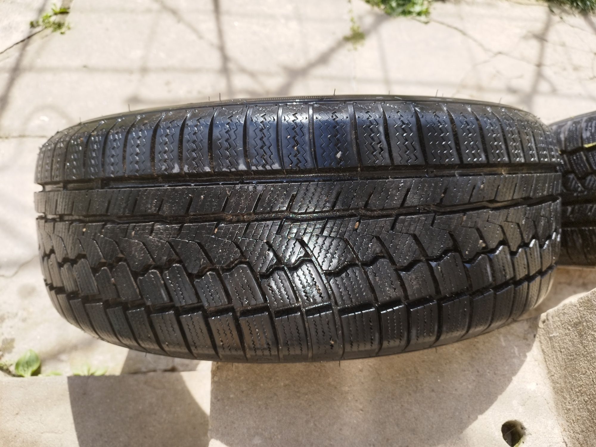Зимни гуми 205/55/16 Zeetex