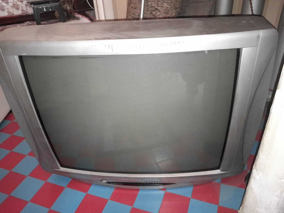Televizor SCHNEIDER STV 2804 T – retro, perfect funcțional
