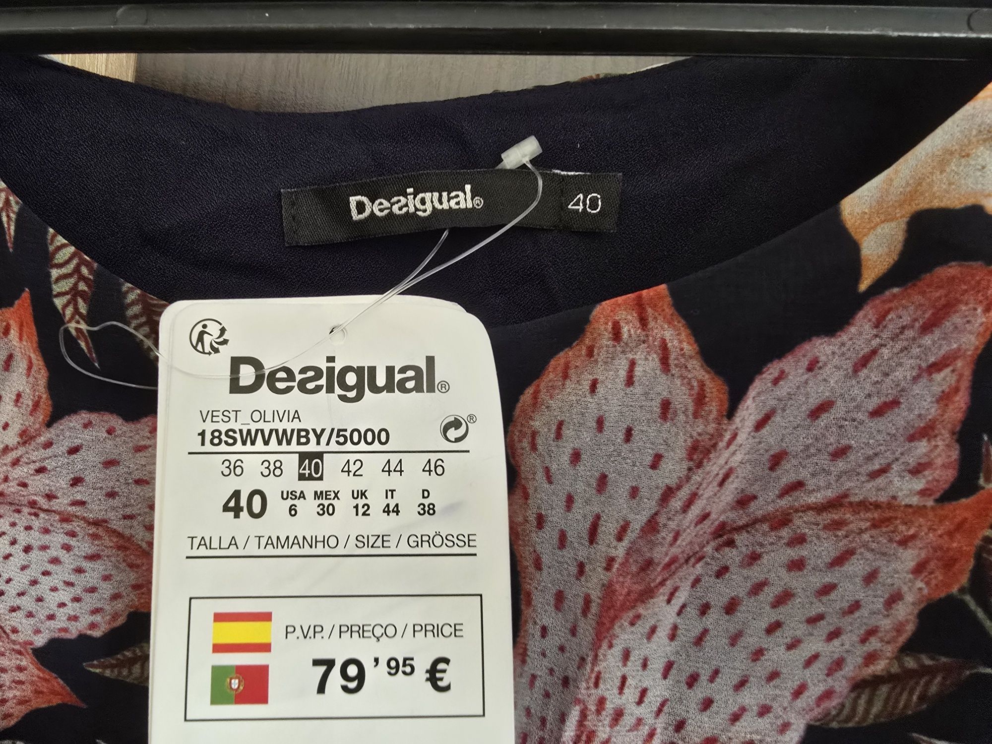 Рокля Desigual размер 40 (M)