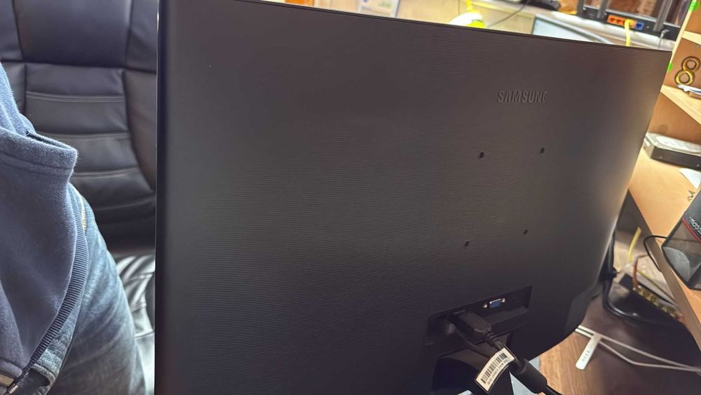 Monitor Curved Samsung LS24C36X 24"