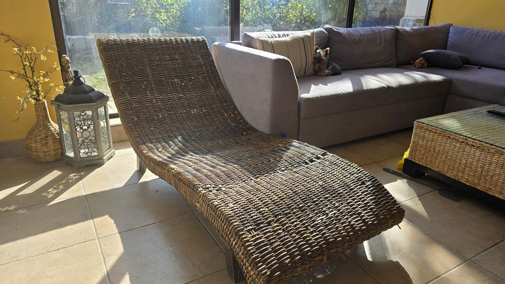 Дизайнерска лежанка естествен ратан