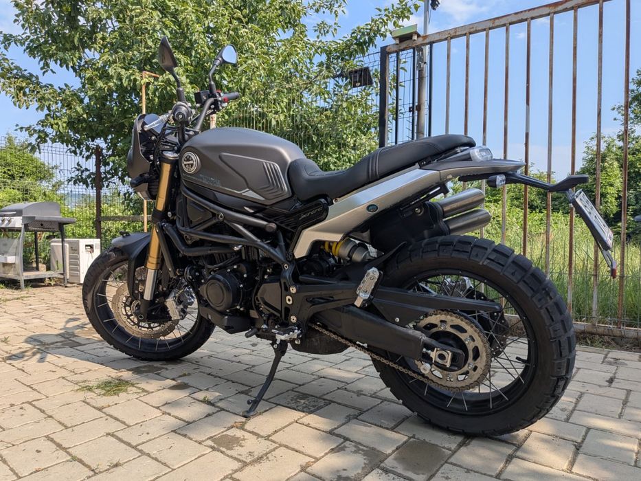 Benelli Leoncino 800 Trail