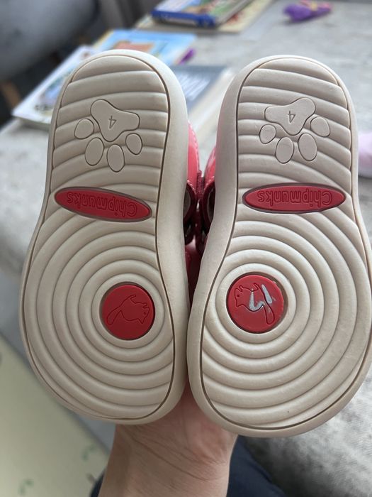 Нови обувки за момиченце