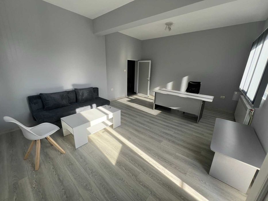 Дава се под наем Офис в Велико Търново, Център - 26 кв.м за 200 € - Снимка #1