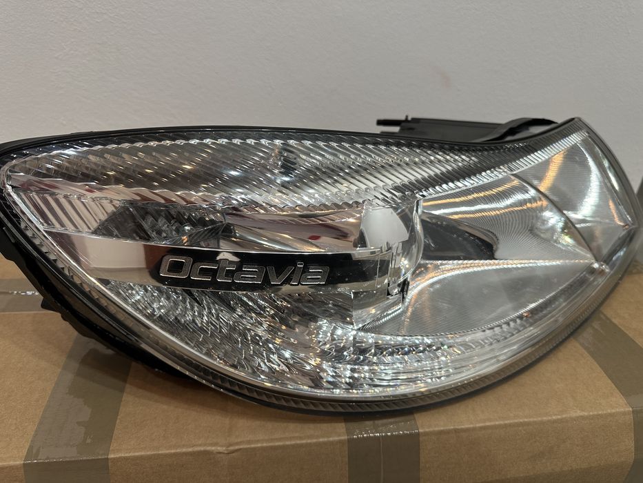 Far dreapta skoda octavia 2 fl facelift xenon adaptiv Europa