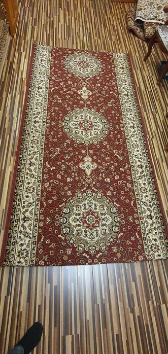 Продам ковёр +  два в подарок