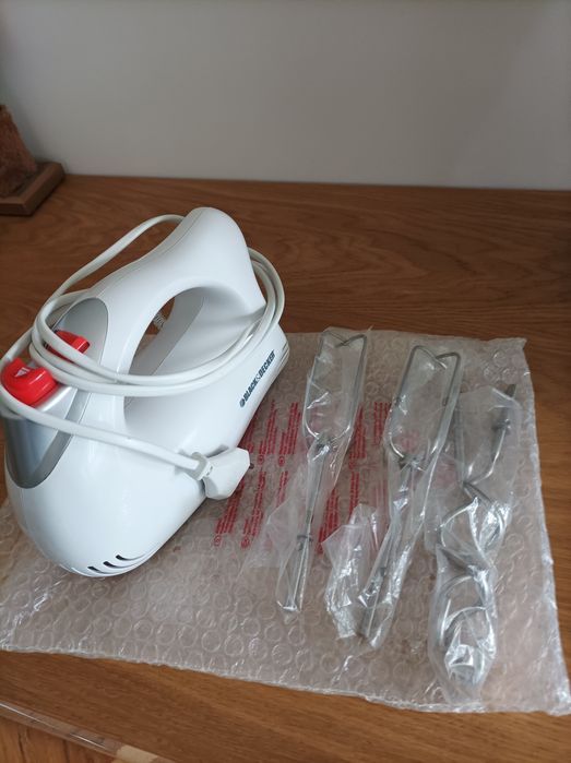 Продавам чисто нов миксер !