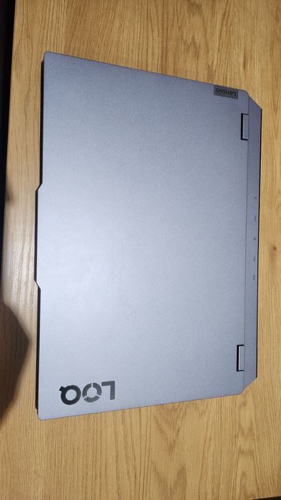 Laptop Gaming Leonovo LOQ 15ARP9