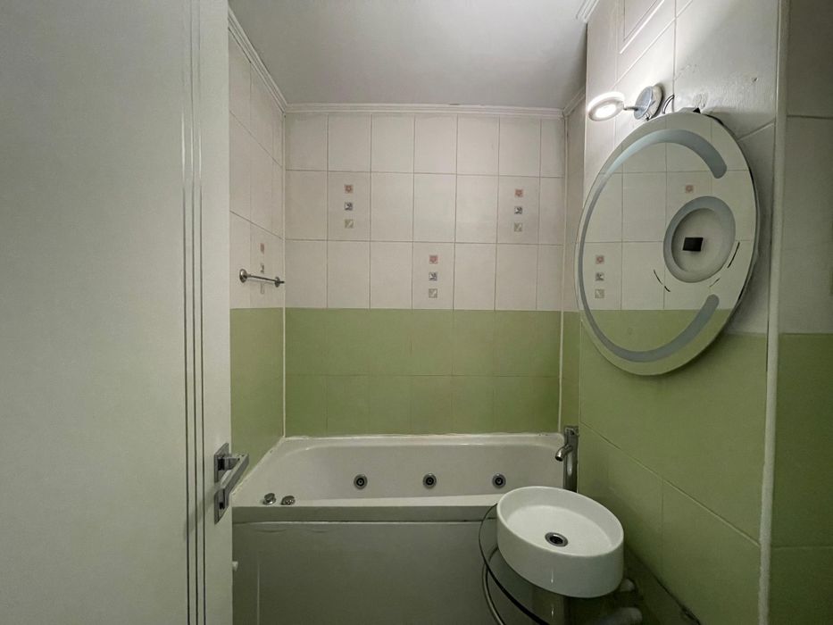 Proprietar , Vând apartament 2 camere peste stradă de Metrou Dristor i