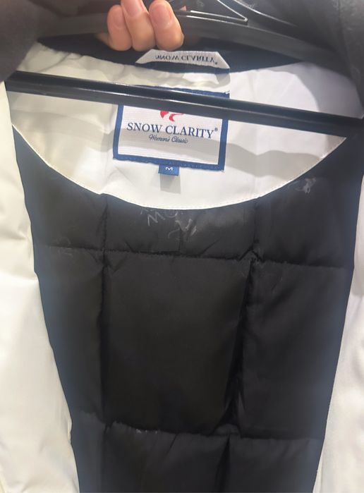 Продам белую, зимнюю куртку