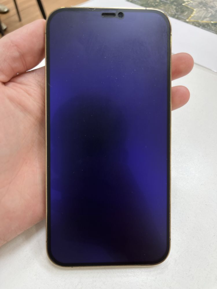iPhone 12 Pro Max в золотистом цвете