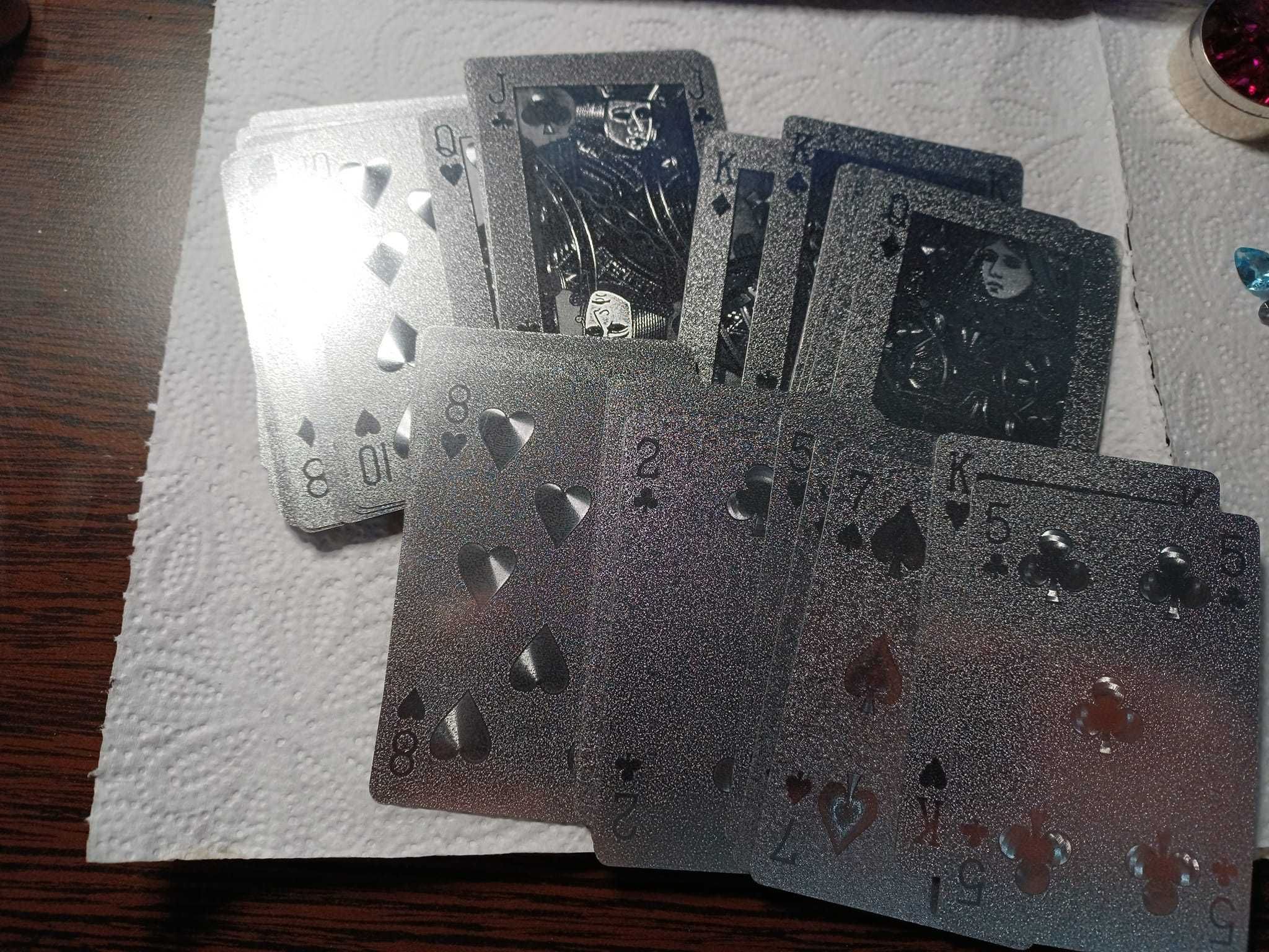 Carti de joc argintate