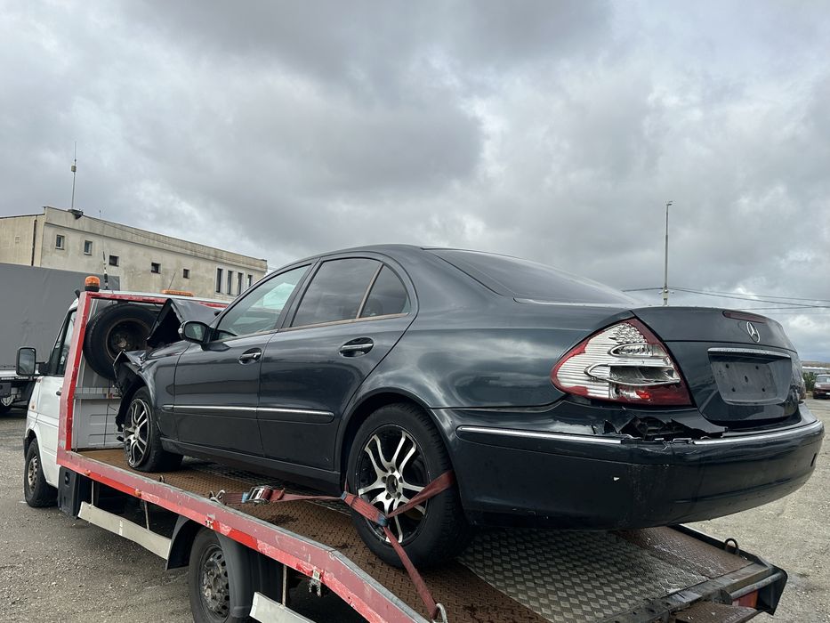 Vand/Dezmembrez Mercede E Class 2.7 avariat